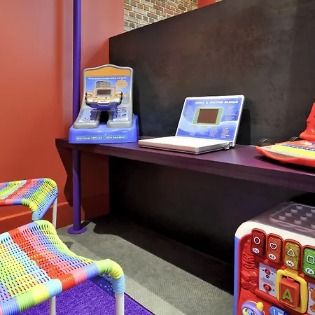 Ibis Styles Centre Grand Place 3* Lila
