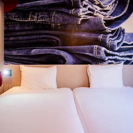 里尔中心大广场宜必思尚品酒店 酒店