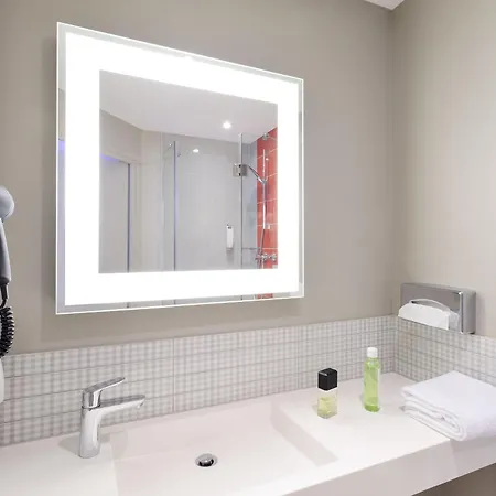 Ibis Styles Centre Grand Place Lila